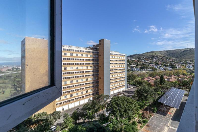 To Let 1 Bedroom Property for Rent in Loevenstein Western Cape